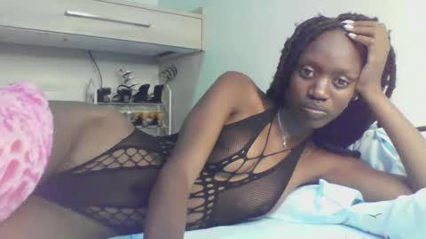 Snapshot of slim_ebony2006 chatting on 10/01/25, 07:53 Anna online show from 10/01/25, 07:53