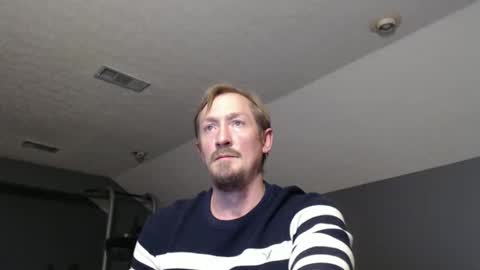 Snapshot of slimjp chatting on 12/23/24, 09:51 slimjp online show from 12/23/24, 09:51