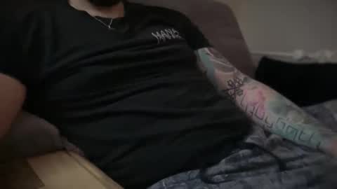 Snapshot of slovakman69 chatting on 10/18/25, 07:03 just chillin online show from 10/18/25, 07:03