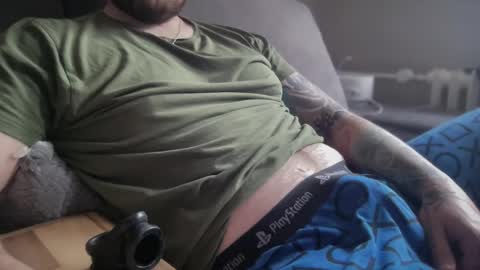 Snapshot of slovakman69 chatting on 10/21/25, 01:23 just chillin online show from 10/21/25, 01:23