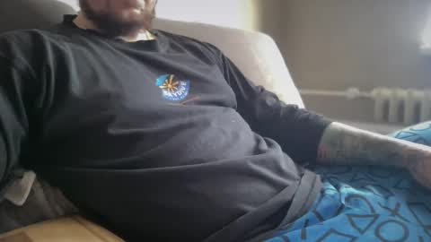 Snapshot of slovakman69 chatting on 11/04/25, 07:29 just chillin online show from 11/04/25, 07:29