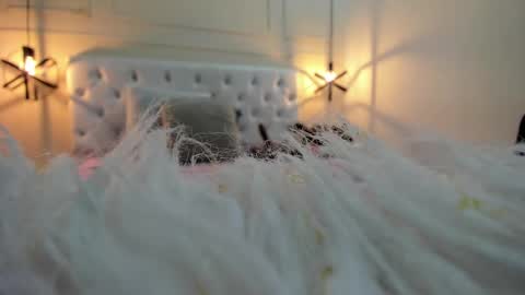 Snapshot of slut_milf1_ chatting on 12/29/24, 11:07 Luna online show from 12/29/24, 11:07