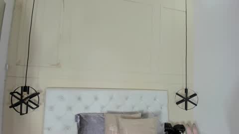 Snapshot of slut_milf1_ chatting on 12/30/24, 05:23 Luna online show from 12/30/24, 05:23