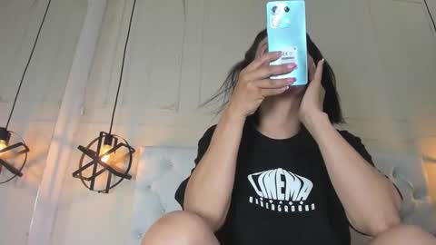 Snapshot of slut_milf1_ chatting on 01/10/25, 09:20 Luna online show from 01/10/25, 09:20