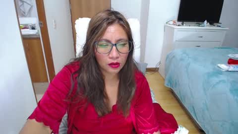 Snapshot of slutdirty1xxx chatting on 12/22/24, 09:33 Slutdirtyxxx online show from 12/22/24, 09:33