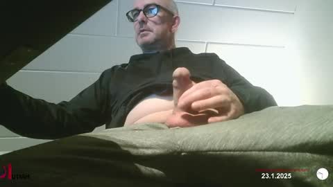 Snapshot of slutiam chatting on 01/26/25, 08:45 SLUTIAM online show from 01/26/25, 08:45