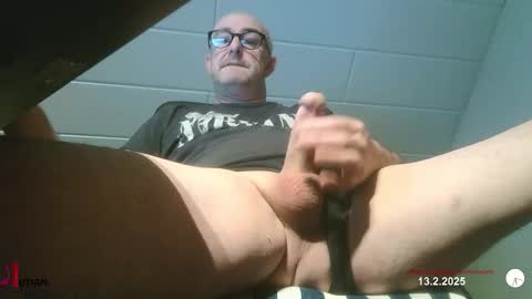 Snapshot of slutiam chatting on 02/13/25, 04:32 SLUTIAM online show from 02/13/25, 04:32