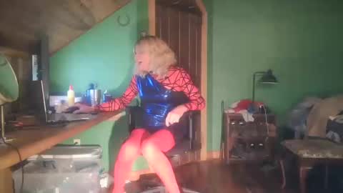 slutjennifertransxx online show from 10/11/25, 03:06