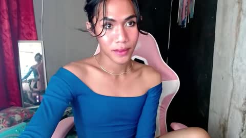 Snapshot of slutqueen_raz chatting on 12/08/24, 05:01 Raz online show from 12/08/24, 05:01