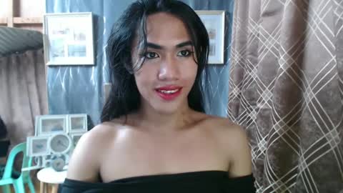 Snapshot of slutqueen_raz chatting on 12/29/24, 01:34 Raz online show from 12/29/24, 01:34