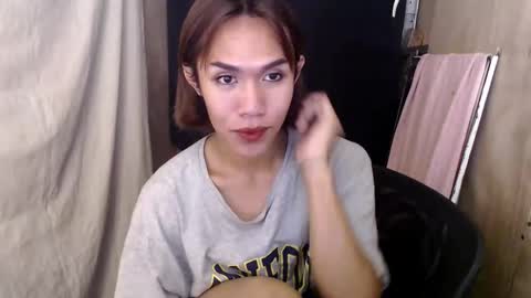 Snapshot of slutqueen_raz chatting on 09/17/25, 03:35 Raz online show from 09/17/25, 03:35