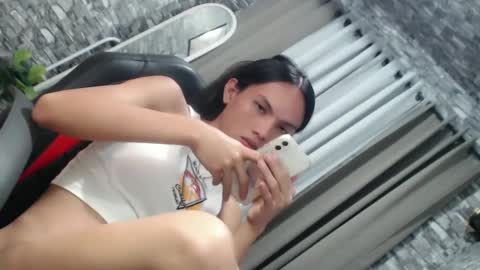 Snapshot of sluttychie chatting on 02/17/25, 01:58 CHIE CHIE online show from 02/17/25, 01:58