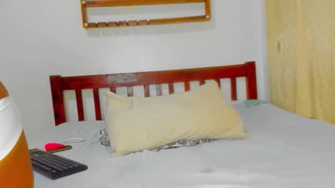 Snapshot of sluttysam_ chatting on 09/11/25, 04:45 Sexyslutt online show from 09/11/25, 04:45