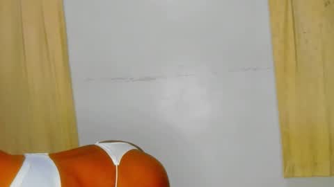 Snapshot of sluttysam_ chatting on 10/14/25, 09:04 Sexyslutt online show from 10/14/25, 09:04