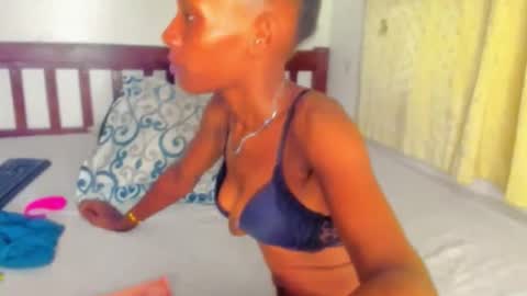 Snapshot of sluttysam_ chatting on 11/04/25, 03:16 Sexyslutt online show from 11/04/25, 03:16