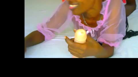 Snapshot of sluttysam_ chatting on 11/17/25, 05:13 Sexyslutt online show from 11/17/25, 05:13