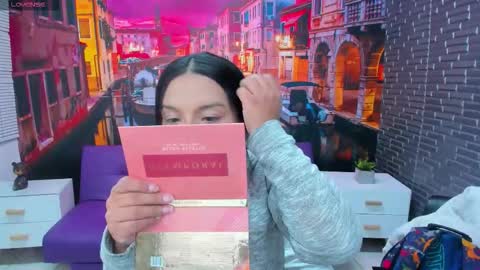 Mariana Torres online show from 11/11/25, 01:33