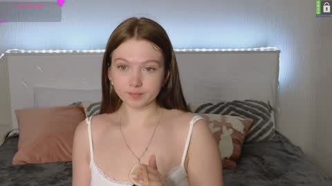 Snapshot of small_blondee chatting on 03/05/25, 08:21 Emily online show from 03/05/25, 08:21