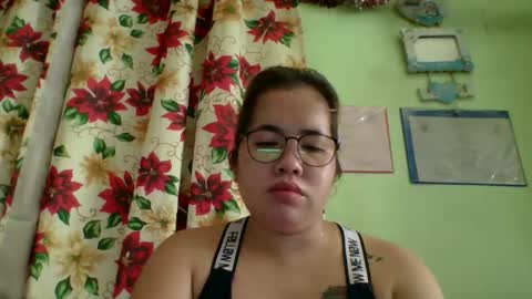 Lovewella online show from 11/18/25, 01:22