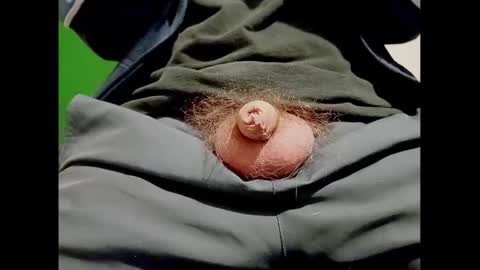 Snapshot of smallhairyuncut chatting on 12/02/24, 06:10 Small Hairy Uncut online show from 12/02/24, 06:10