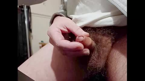 Snapshot of smallhairyuncut chatting on 01/16/25, 10:02 Small Hairy Uncut online show from 01/16/25, 10:02