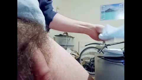 Snapshot of smallhairyuncut chatting on 02/13/25, 08:24 Small Hairy Uncut online show from 02/13/25, 08:24