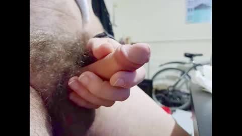 Snapshot of smallhairyuncut chatting on 10/17/25, 01:09 Small Hairy Uncut online show from 10/17/25, 01:09
