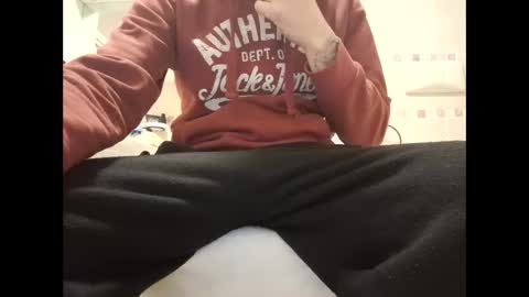 smallone8825 online show from 12/27/24, 09:39