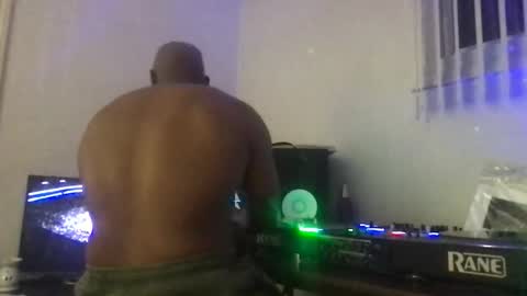 smellmycologne online show from 11/22/25, 05:17