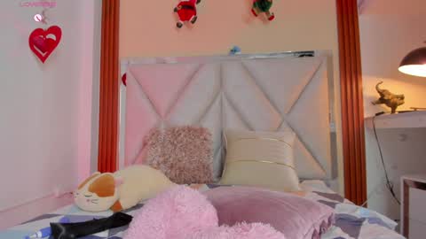 Snapshot of smile__1 chatting on 12/30/24, 10:23 smile__1 online show from 12/30/24, 10:23