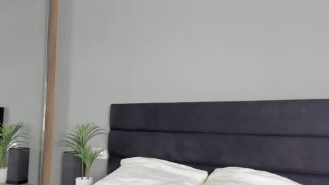 Snapshot of smile_forever_ chatting on 10/25/25, 09:39 Bella online show from 10/25/25, 09:39