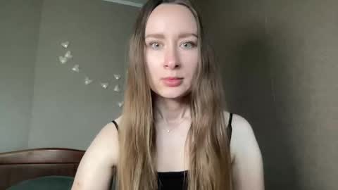 smilequeen_ online show from 10/12/25, 10:58