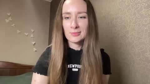 smilequeen_ online show from 10/16/25, 06:42