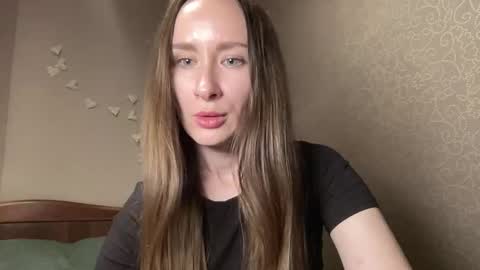 smilequeen_ online show from 10/18/25, 06:08