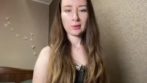 smilequeen_ online show from 10/20/25, 06:41