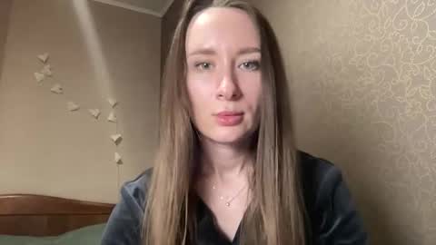 smilequeen_ online show from 11/14/25, 05:22