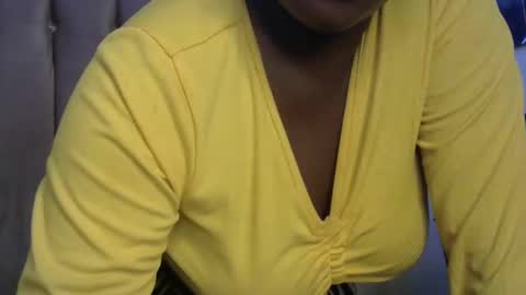 smiley_berry online show from 11/07/25, 03:39