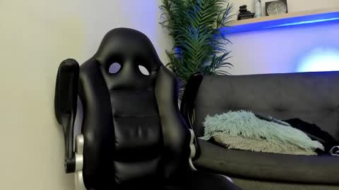 Snapshot of smitgrey chatting on 02/13/25, 02:52 SMIT online show from 02/13/25, 02:52