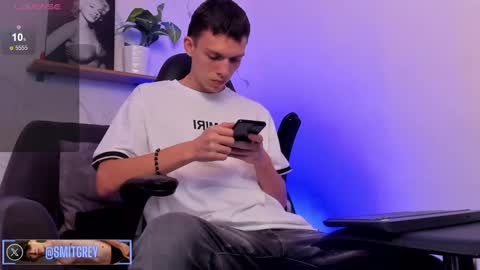 Snapshot of smitgrey chatting on 03/05/25, 10:10 SMIT online show from 03/05/25, 10:10