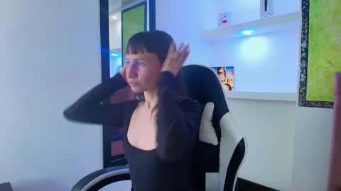 Snapshot of smith_rosse chatting on 11/18/25, 03:45 smith online show from 11/18/25, 03:45