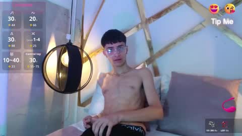 Smithfoxx online show from 10/03/25, 12:35