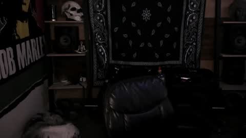 Snapshot of smokey915 chatting on 12/30/24, 07:21 Smokey915 online show from 12/30/24, 07:21