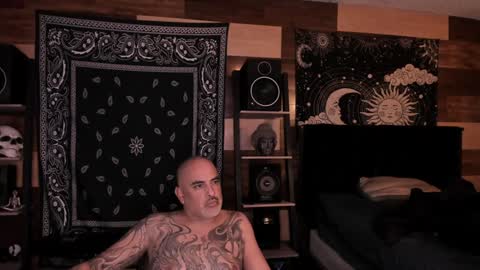 Snapshot of smokey915 chatting on 01/05/25, 04:14 Smokey915 online show from 01/05/25, 04:14