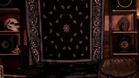 Snapshot of smokey915 chatting on 01/08/25, 06:09 Smokey915 online show from 01/08/25, 06:09