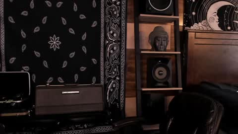 Snapshot of smokey915 chatting on 01/08/25, 06:20 Smokey915 online show from 01/08/25, 06:20