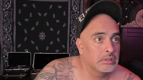 Snapshot of smokey915 chatting on 01/11/25, 02:41 Smokey915 online show from 01/11/25, 02:41