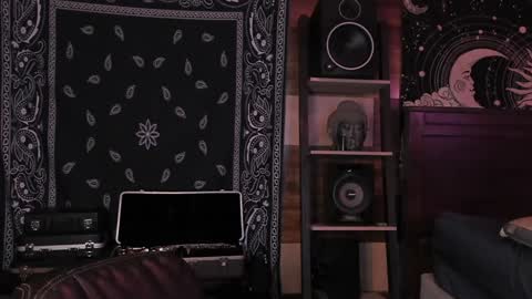 Snapshot of smokey915 chatting on 01/11/25, 08:43 Smokey915 online show from 01/11/25, 08:43