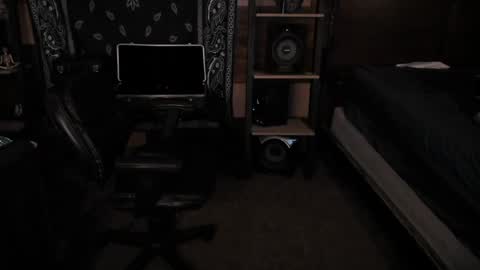 Snapshot of smokey915 chatting on 01/12/25, 10:02 Smokey915 online show from 01/12/25, 10:02