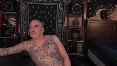 Snapshot of smokey915 chatting on 01/13/25, 03:01 Smokey915 online show from 01/13/25, 03:01