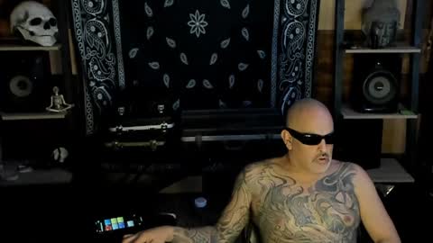 Snapshot of smokey915 chatting on 01/14/25, 02:08 Smokey915 online show from 01/14/25, 02:08